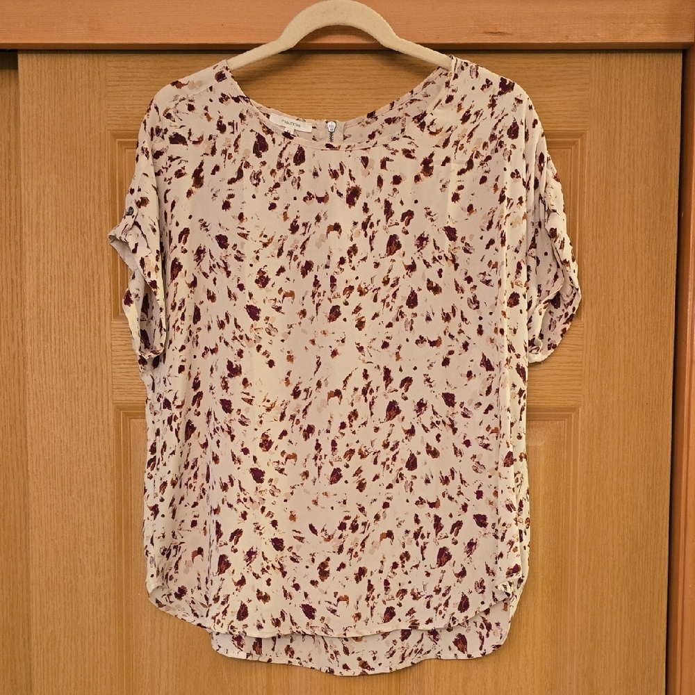 Maurices Beige/Cream Relaxed Short Sleeve Blouse In Excellent Condition